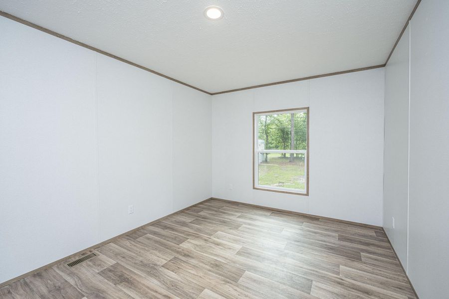 Spacious, unfurnished interior of a new home in , Walterboro (Image 22).