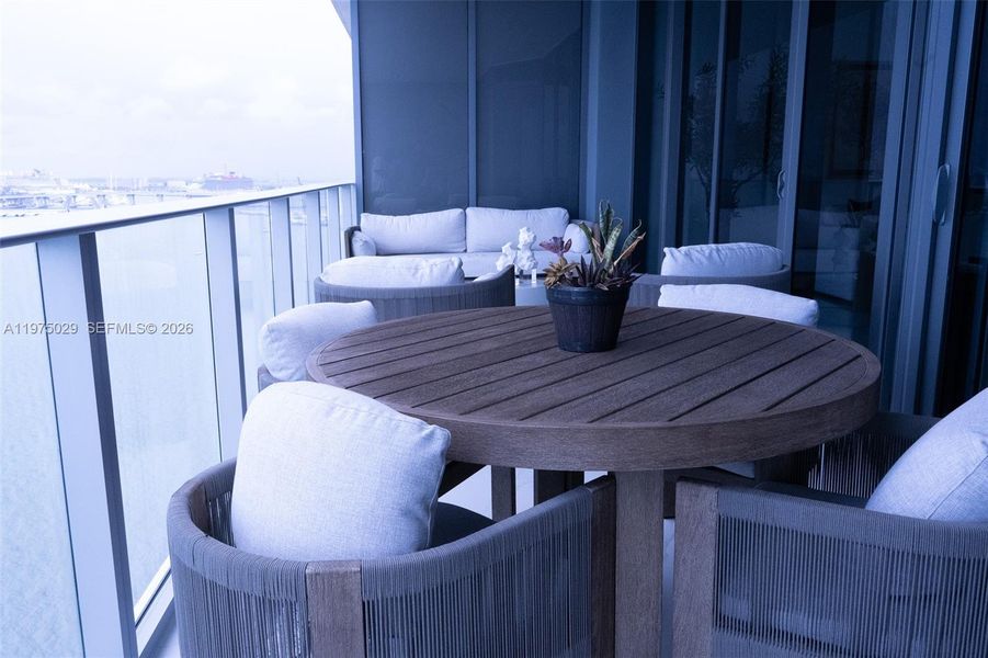 Condo located in Miami, FL showcasing its design and architecture (Image 29).