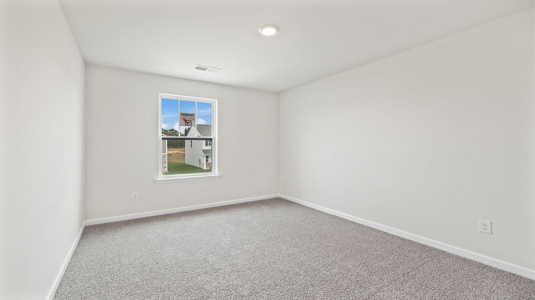 Spacious, unfurnished interior of a new home in Cloverdale Hills, Piedmont (Image 20).