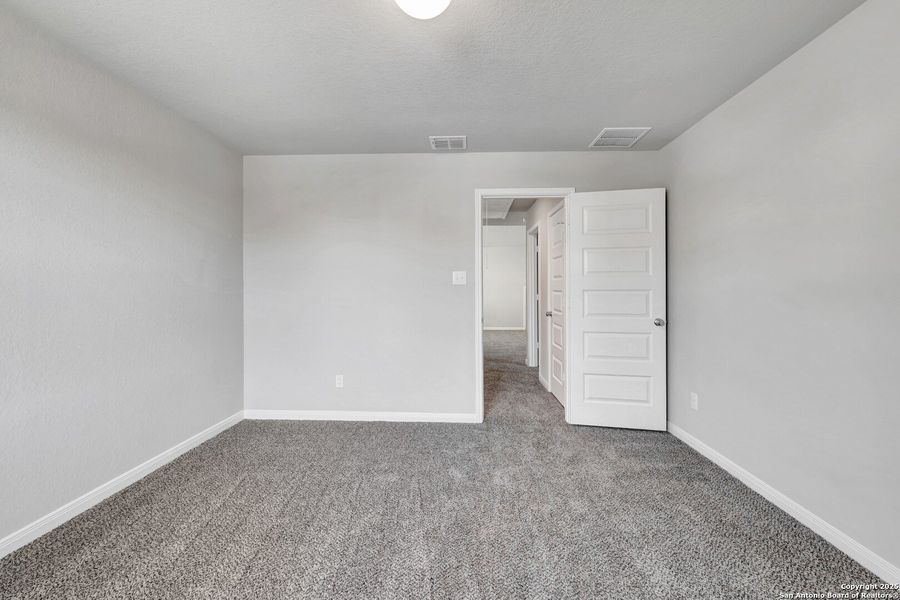 Spacious, unfurnished interior of a new home in Paloma Park, Converse (Image 29).