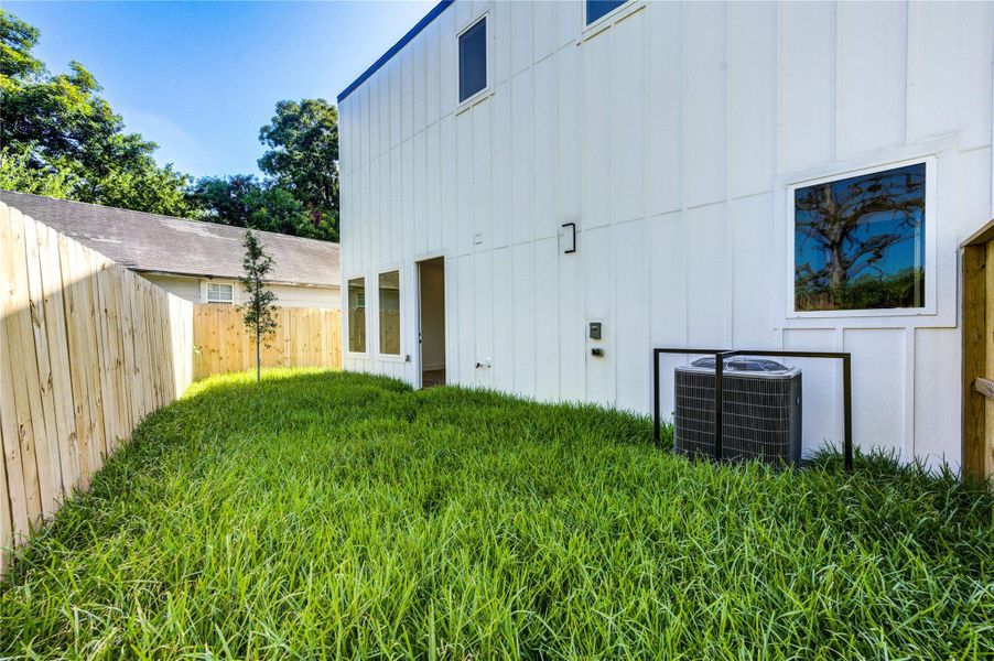 Exterior details and patio area of a home in , Houston (Image 30).