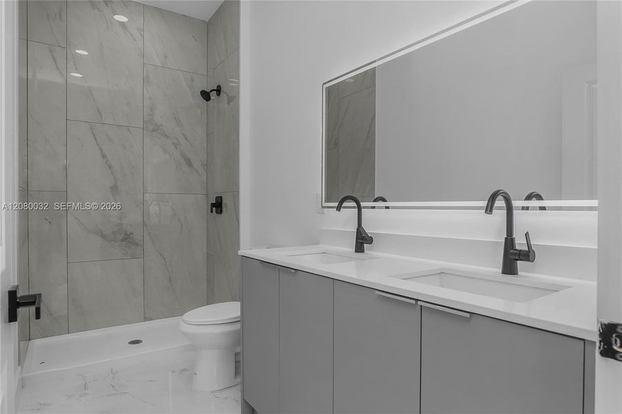 Furnished interior view inside a new home in , Cape Coral (Image 6).