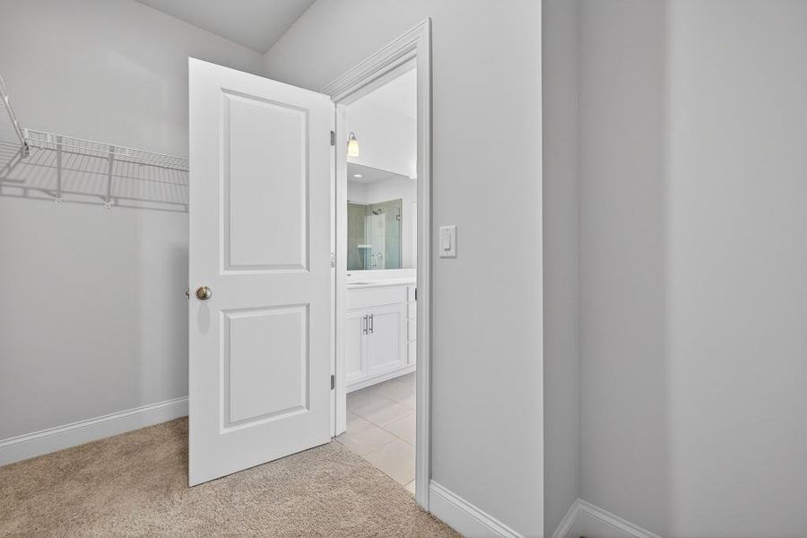Spacious, unfurnished interior of a new home in Hemingway, Flowery Branch (Image 39).