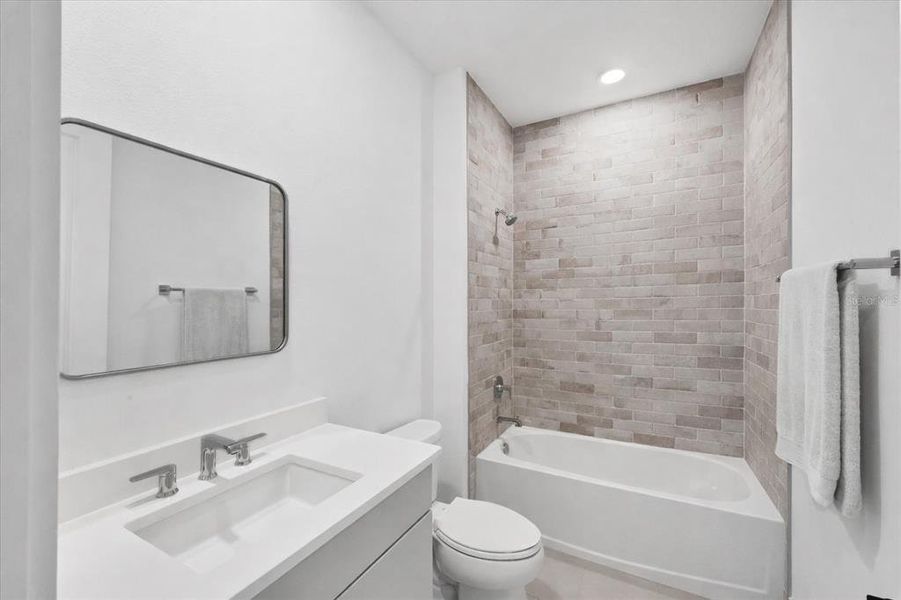 Furnished interior view inside a new home in , Venice (Image 11).