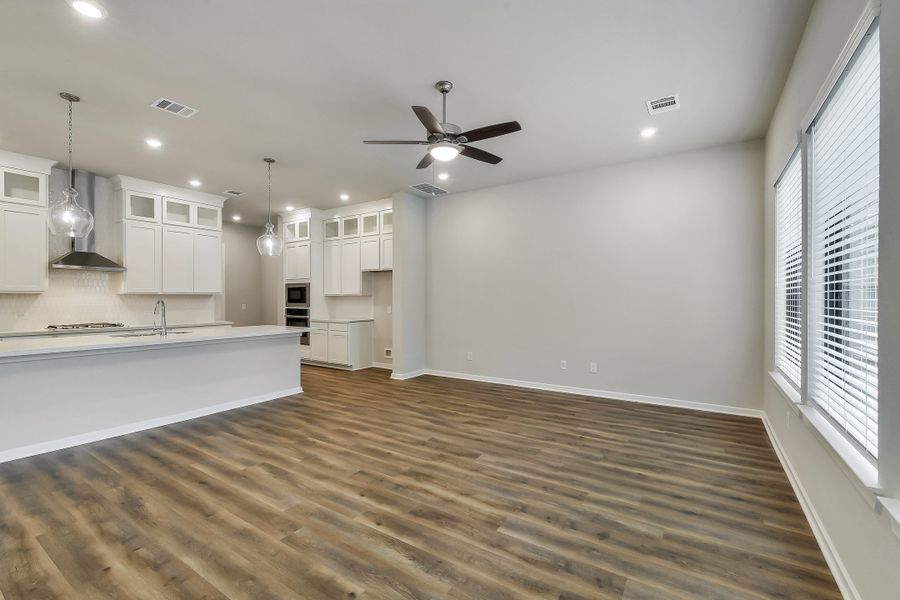 Spacious, unfurnished interior of a new home in Summer Place  35', Montgomery (Image 28).