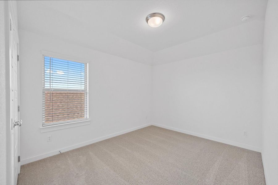 Spacious, unfurnished interior of a new home in Lakeside at Tessera, Lago Vista (Image 30).