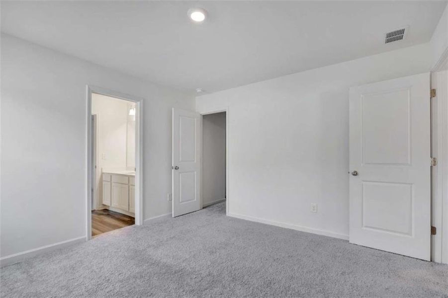 Spacious, unfurnished interior of a new home in , Covington (Image 23).