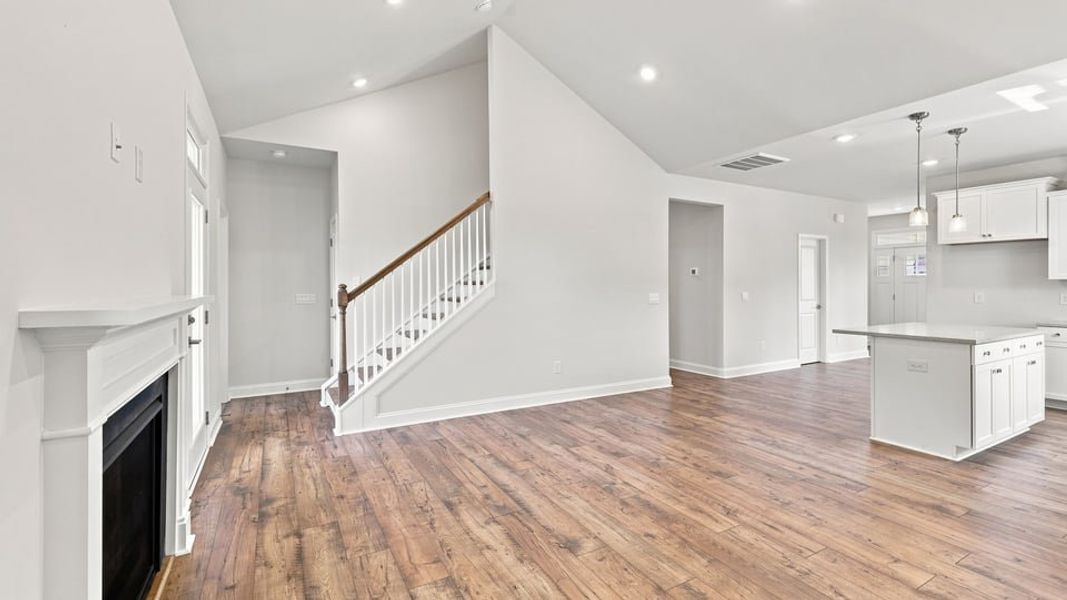 Spacious, unfurnished interior of a new home in Shadowood, Seneca (Image 19).