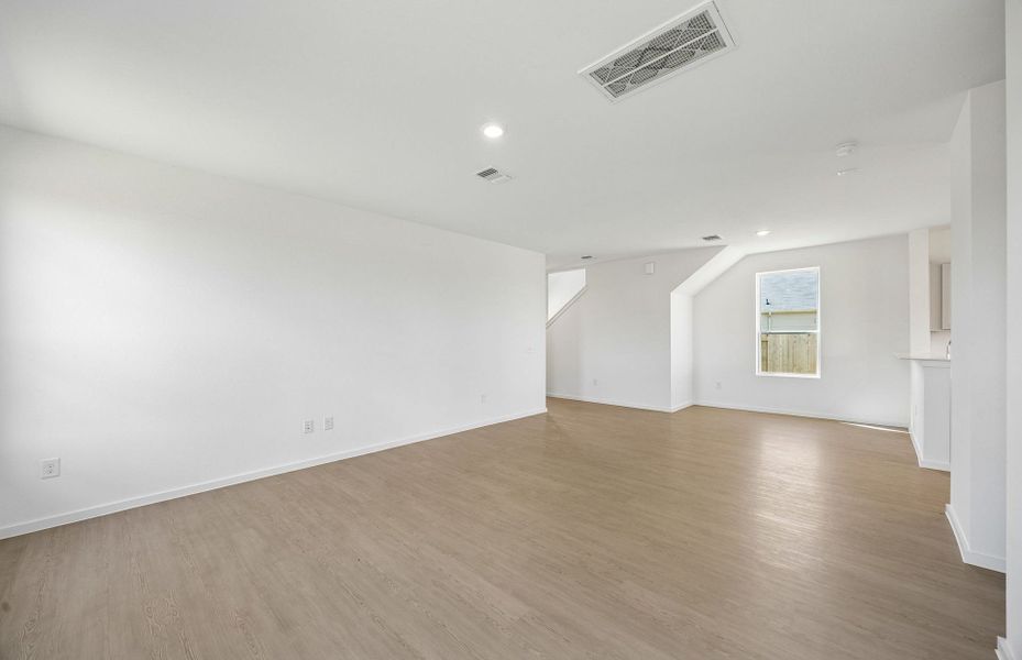 Spacious, unfurnished interior of a new home in Windcress, Cove (Image 27).