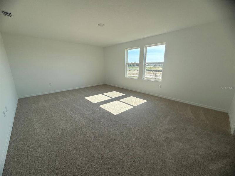 Spacious, unfurnished interior of a new home in Tyson Reserve, St. Cloud (Image 28).