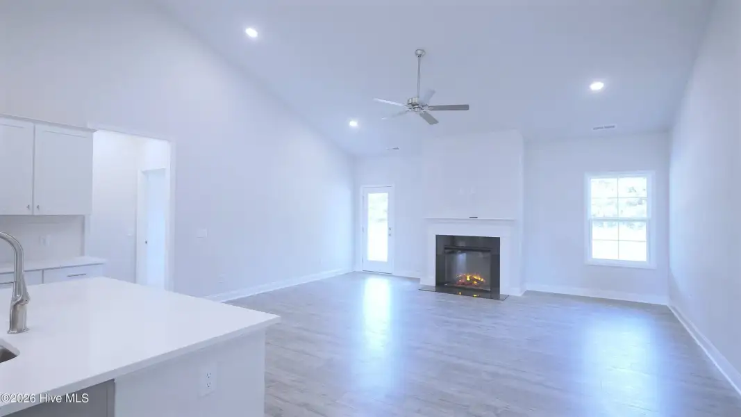 Spacious, unfurnished interior of a new home in Palmetto Creek, Bolivia (Image 20). Spacious, unfurnished interior of a new home in Palmetto Creek, Bolivia (Image 20).