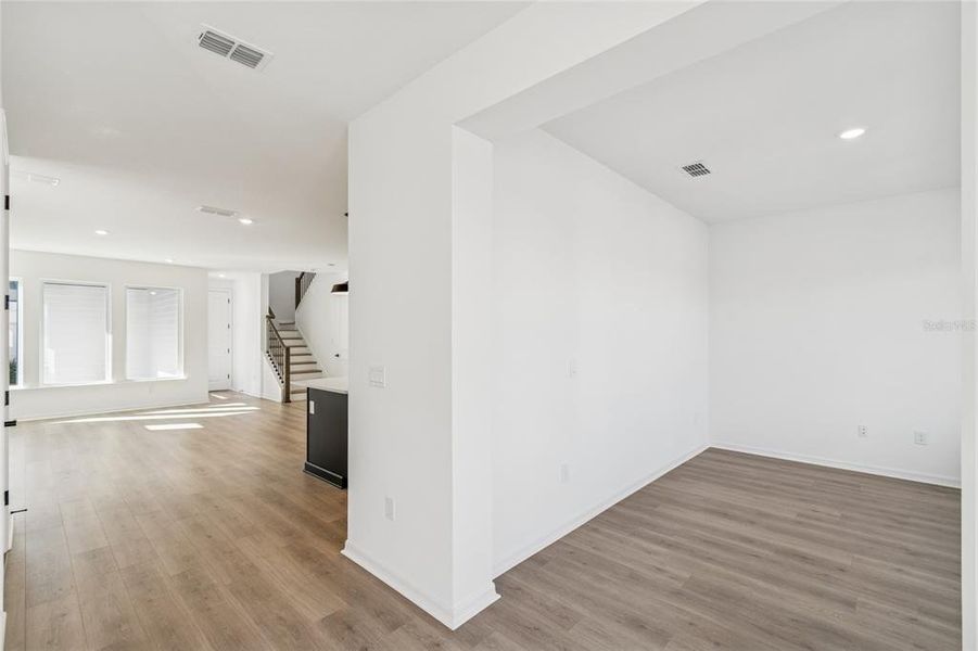 Spacious, unfurnished interior of a new home in Weslyn Park in Sunbridge 34', St. Cloud (Image 21).