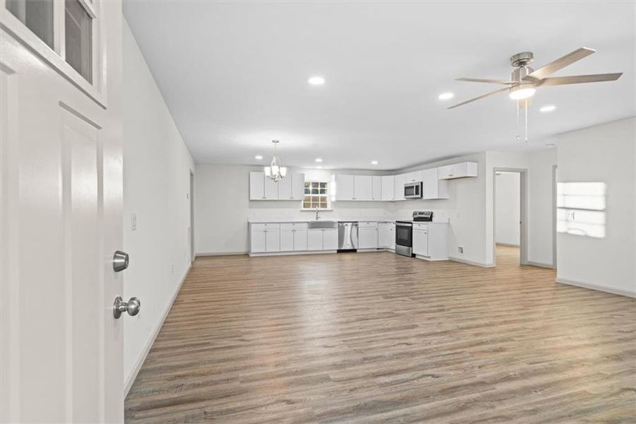 Spacious, unfurnished interior of a new home in , Dalton (Image 24).