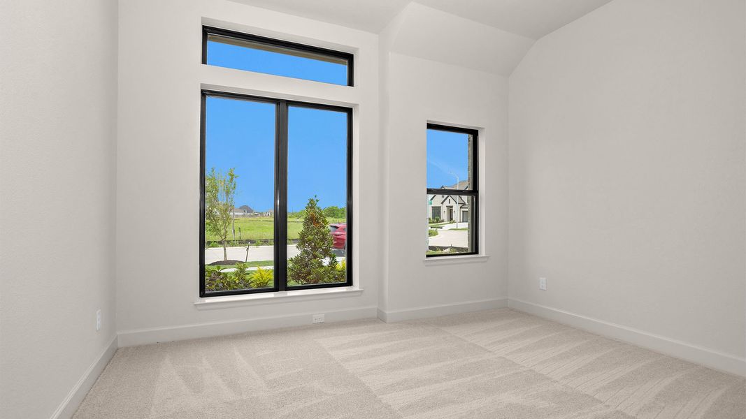 Spacious, unfurnished interior of a new home in Valencia, Manvel (Image 20).