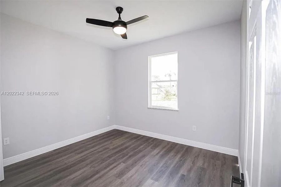Spacious, unfurnished interior of a new home in , Sebring (Image 17).