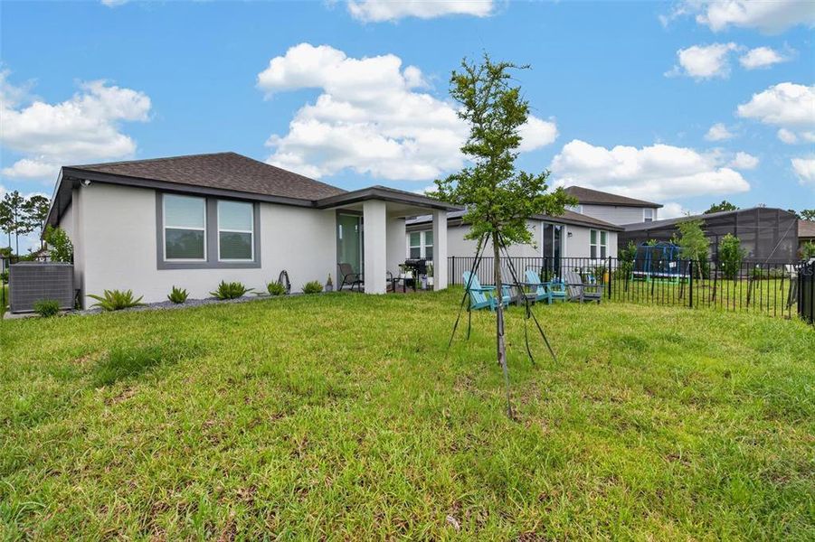 Exterior details and patio area of a home in Links Terrace, Daytona Beach (Image 25).