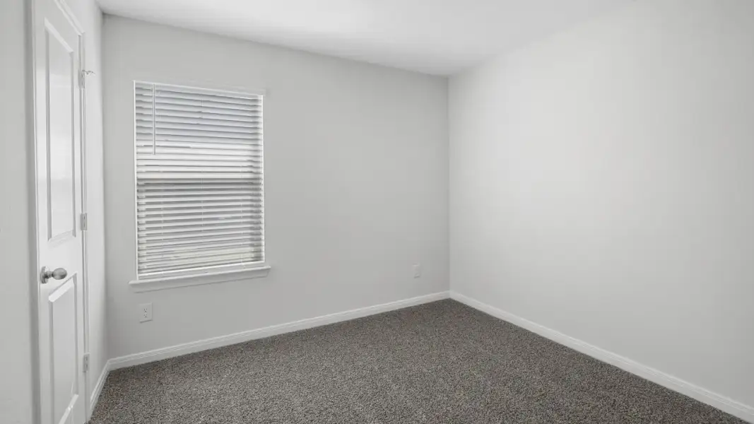 Spacious, unfurnished interior of a new home in Saddlebrook, Waxahachie (Image 17).