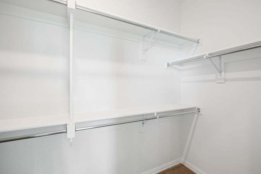 Spacious, unfurnished interior of a new home in Edgewater, Fate (Image 17).