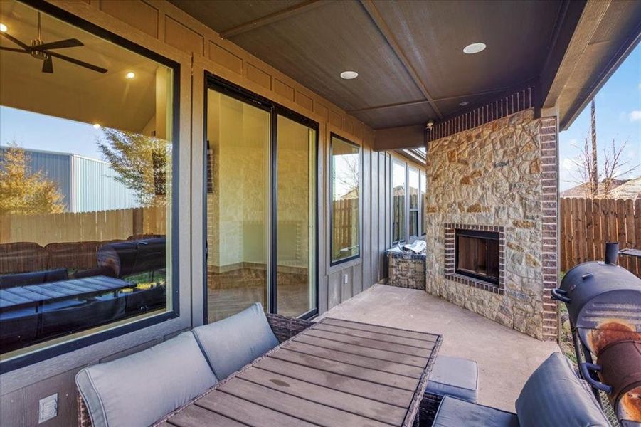 Exterior details and patio area of a home in , Van Alstyne (Image 3).