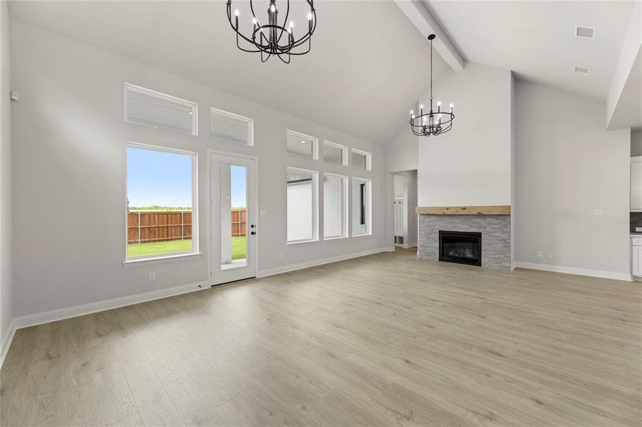 12. 9721 Dahlia - Dining