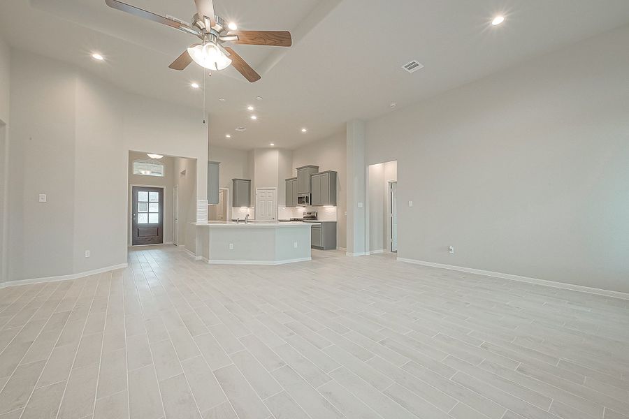 Representative unfurnished interior of a home built from the Floor Plan 1830 by Colina Homes in Grand Magnolia, Magnolia (Image 25). Representative unfurnished interior of a home built from the Floor Plan 1830 by Colina Homes in Grand Magnolia, Magnolia (Image 25).
