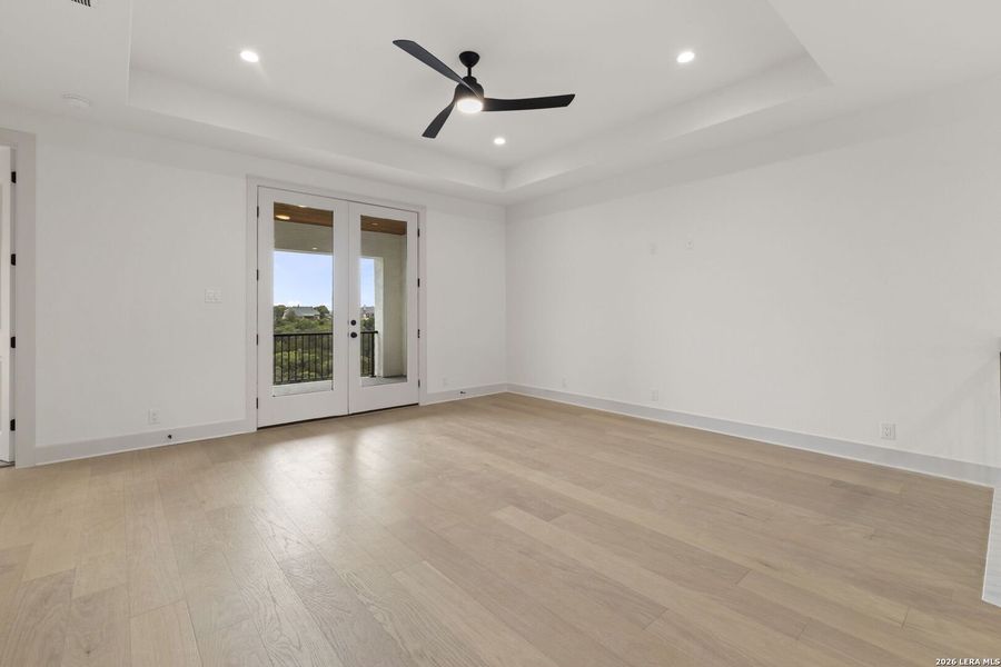 Spacious, unfurnished interior of a new home in , Boerne (Image 49).