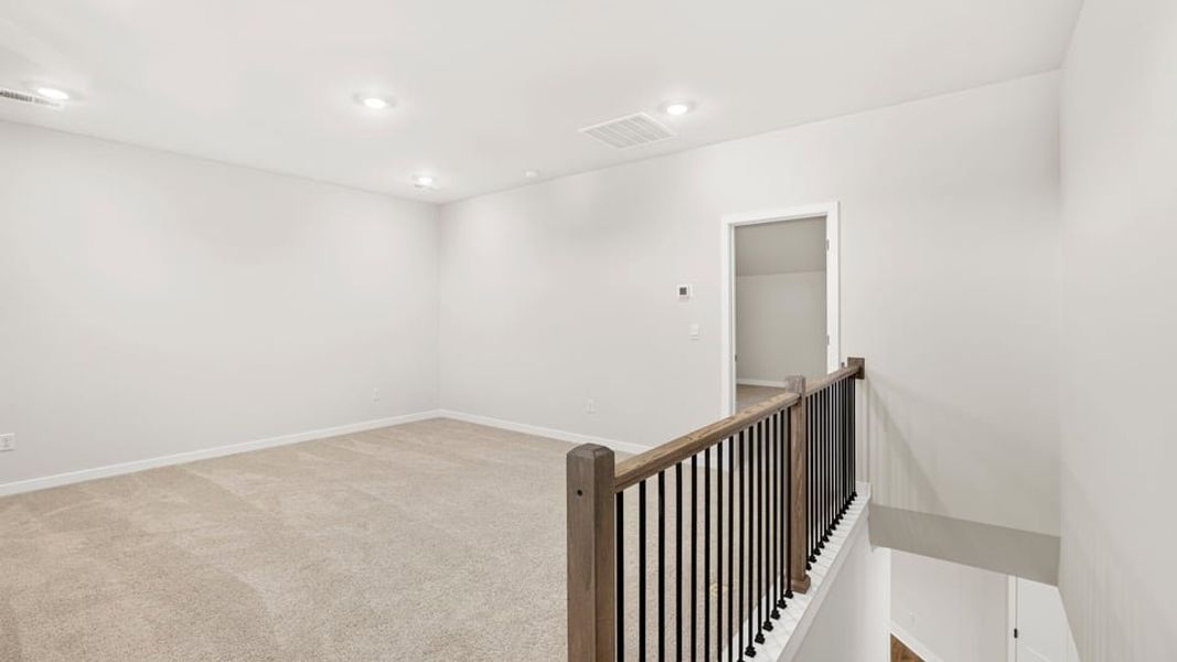 Spacious, unfurnished interior of a new home in Campbell Ridge, Piedmont (Image 30).