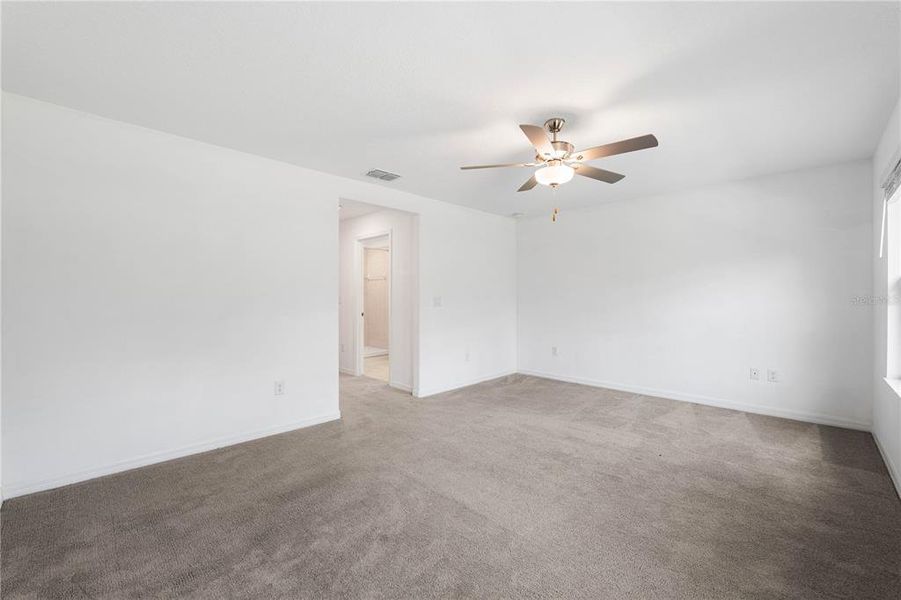 Spacious, unfurnished interior of a new home in , Holiday (Image 23).