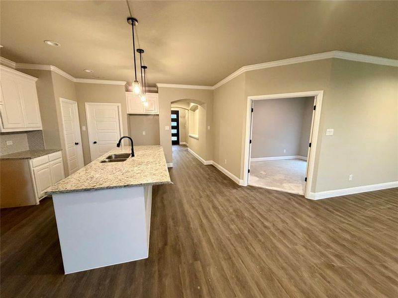 Image 6 of a home in . Image 6 of a home in .