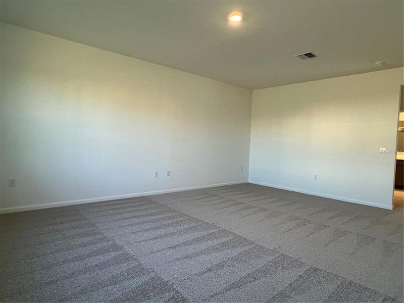 Spacious, unfurnished interior of a new home in Hills of Minneola, Minneola (Image 24).