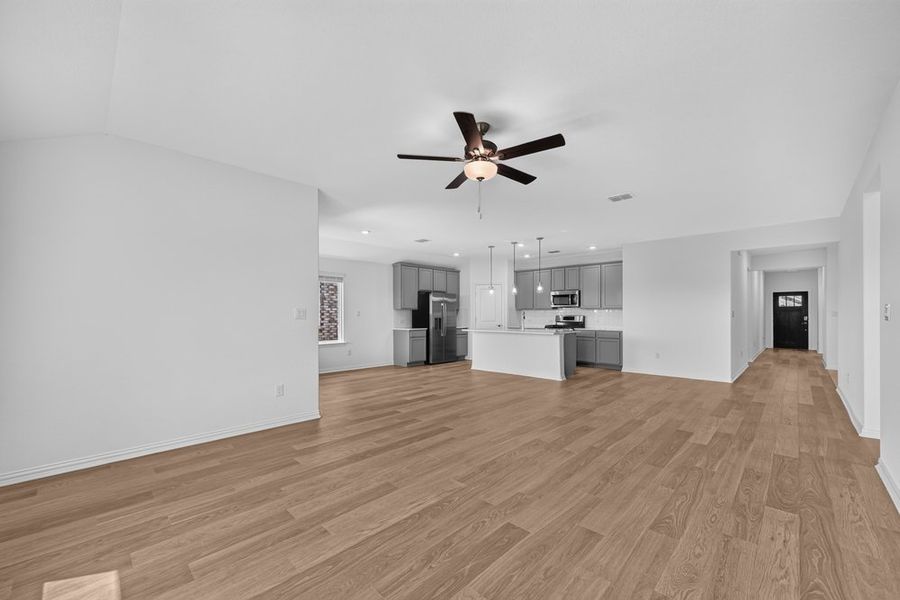 Spacious, unfurnished interior of a new home in Parks at Foster Crossing, Anna (Image 17).