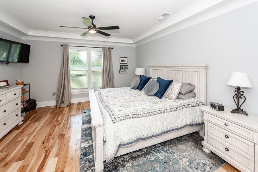 Furnished interior view inside a new home in , Charleston (Image 41).