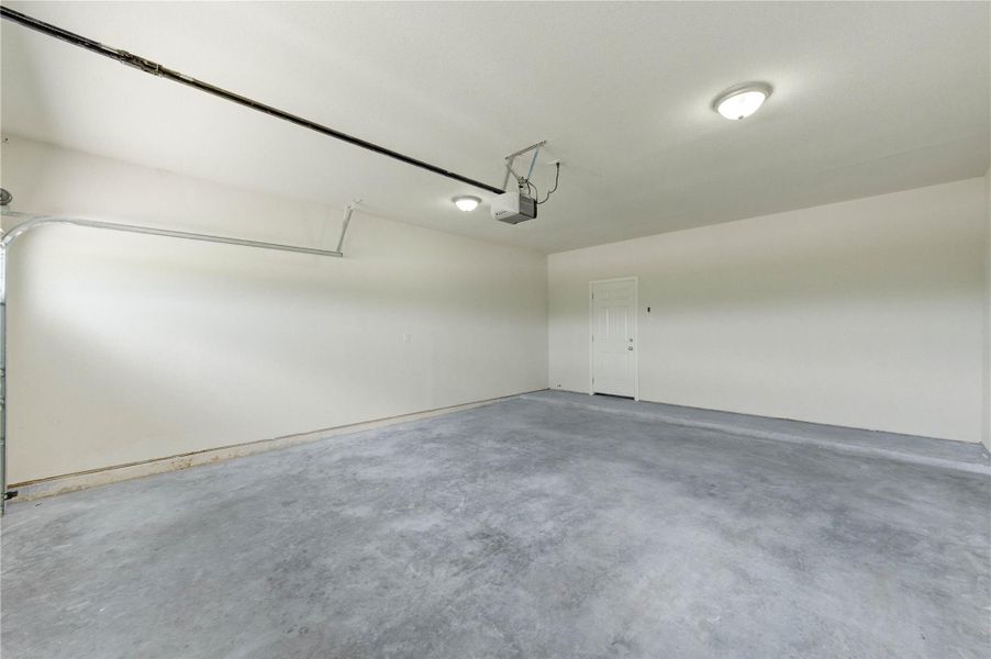 Spacious, unfurnished interior of a new home in , Cleveland (Image 38).