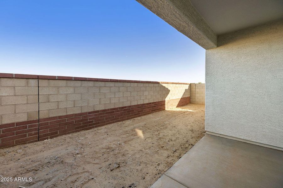 LARGE BACK PATIO LARGE BACK PATIO