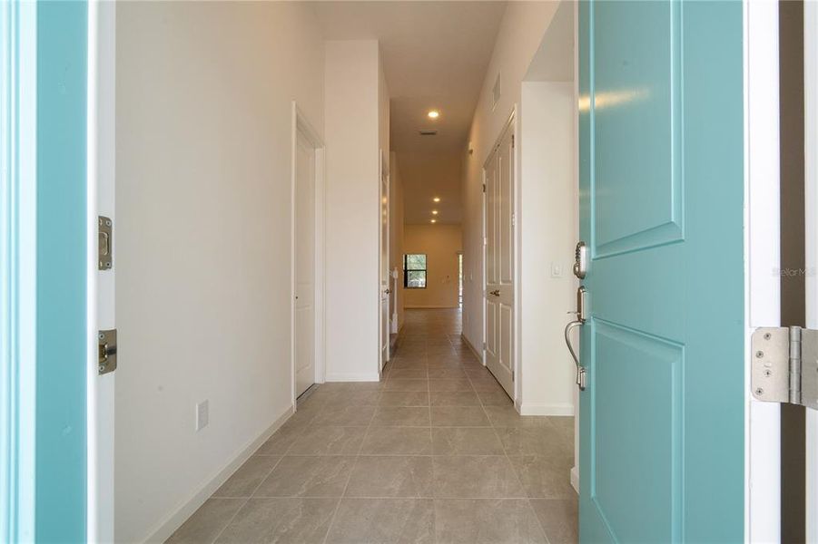 Spacious, unfurnished interior of a new home in , Orlando (Image 22).