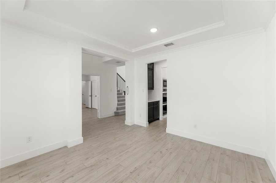 06. 1032 Meadowlark - Dining (2)