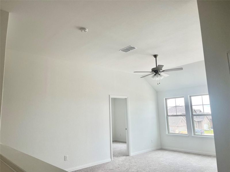 Spacious, unfurnished interior of a new home in Briarwood, Elgin (Image 7).