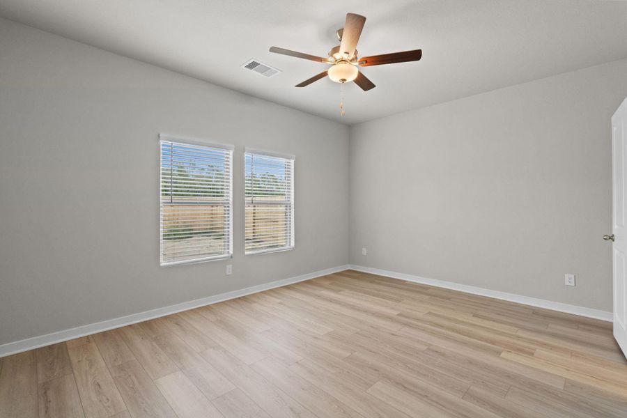Spacious, unfurnished interior of a new home in Laurel Landing, Alvin (Image 27). Spacious, unfurnished interior of a new home in Laurel Landing, Alvin (Image 27).