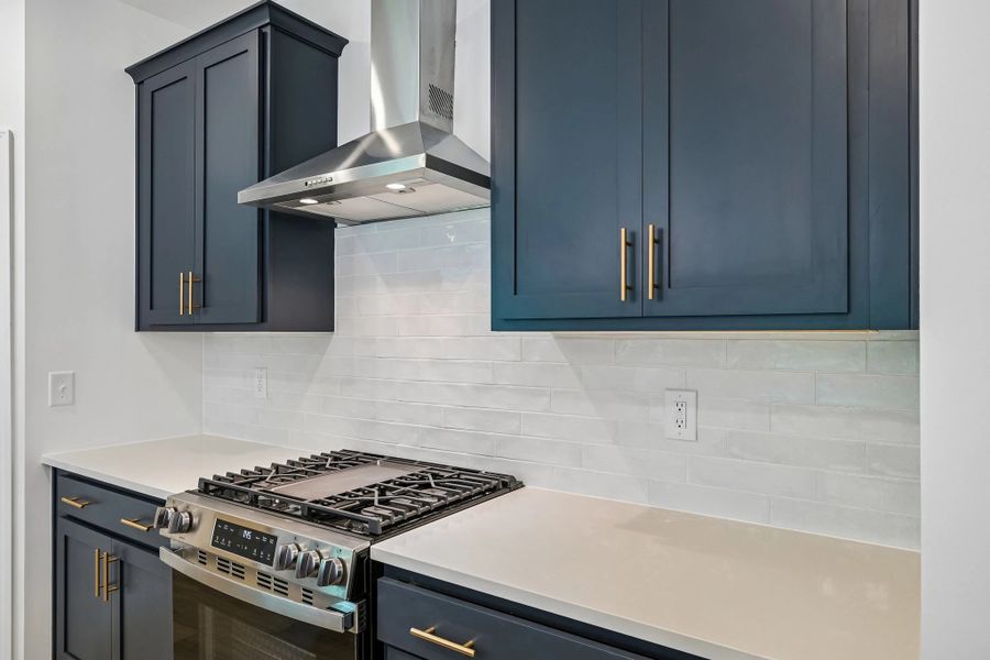 Kitchen featuring the AW Collection® Sapphire - Vibrant blues and crisp whites steal the show. Kitchen featuring the AW Collection® Sapphire - Vibrant blues and crisp whites steal the show.