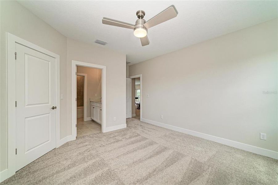Spacious, unfurnished interior of a new home in Barrington Preserve, Parrish (Image 24).