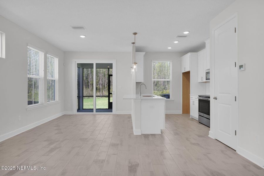 Spacious, unfurnished interior of a new home in , Ponte Vedra (Image 9).