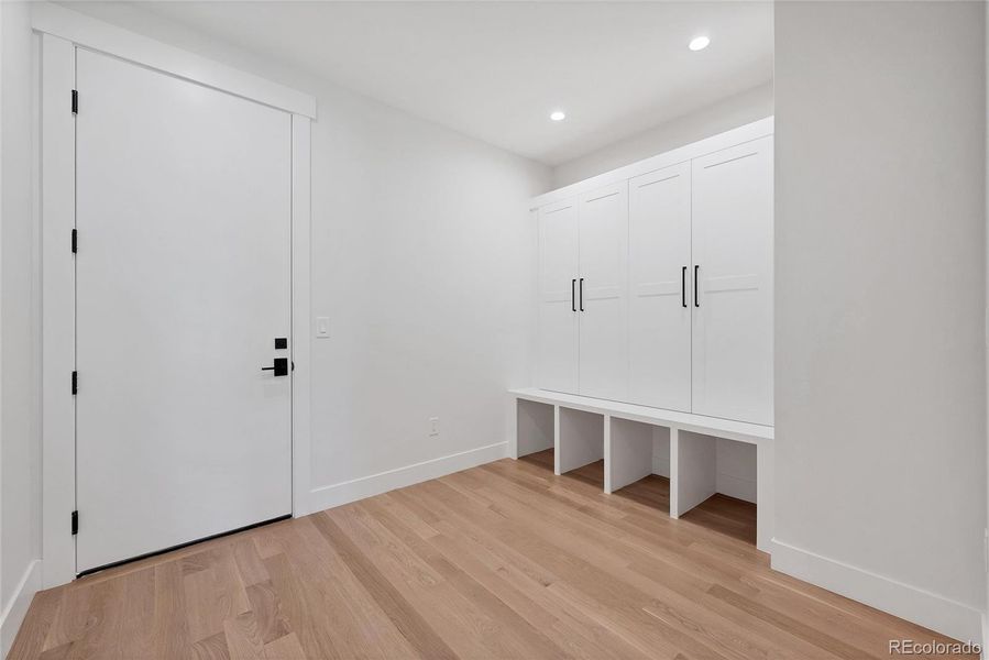 Spacious, unfurnished interior of a new home in , Denver (Image 19).