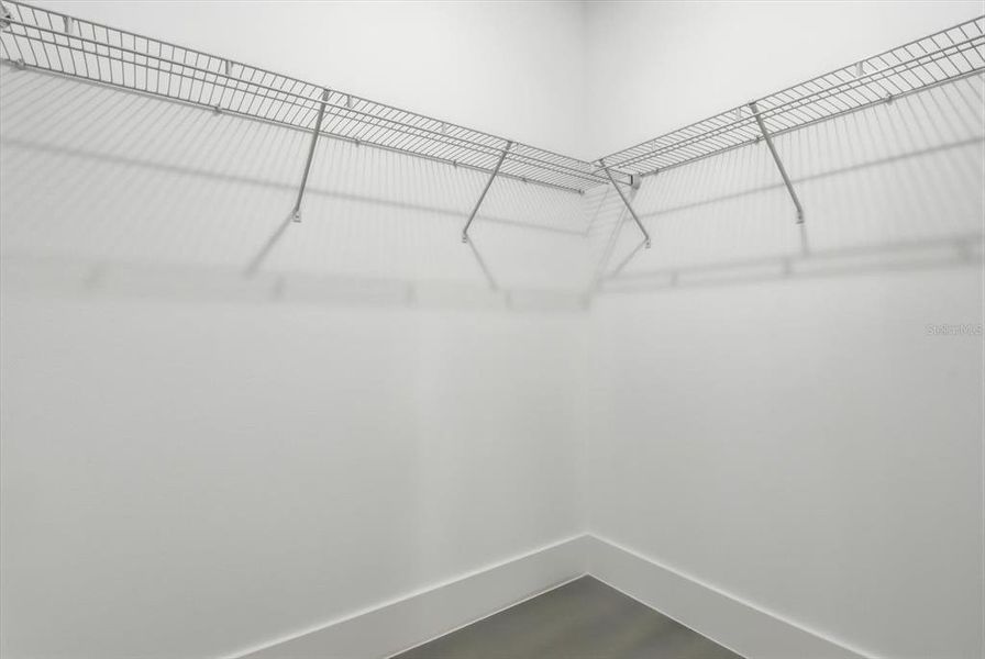 Spacious, unfurnished interior of a new home in , Citrus Springs (Image 32).