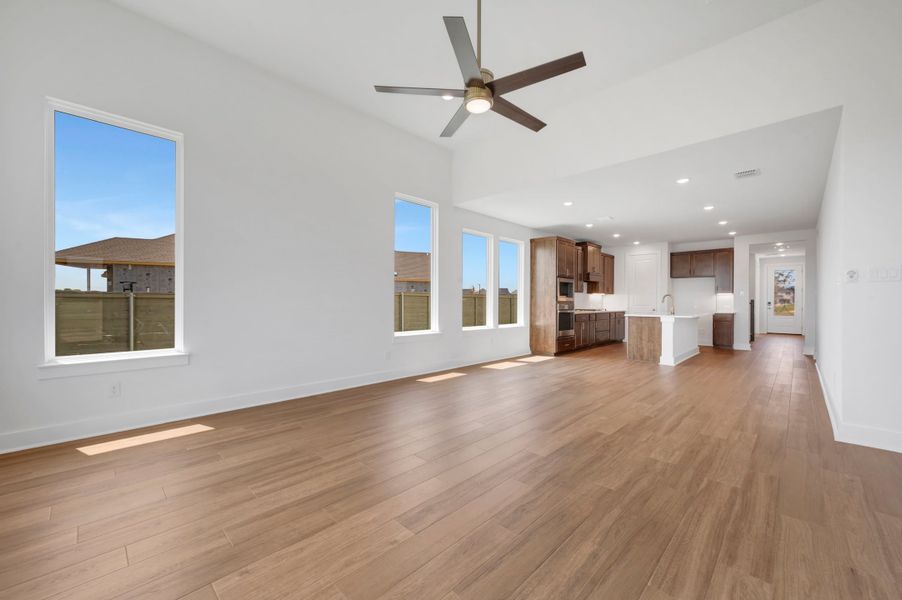 Spacious, unfurnished interior of a new home in Landmark, Denton (Image 17).