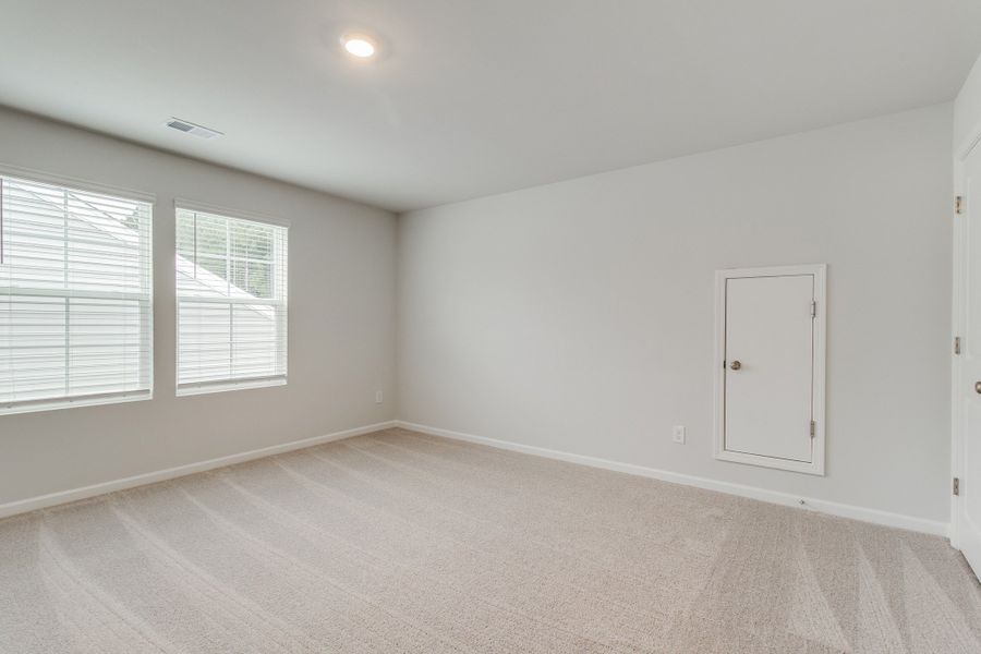Spacious, unfurnished interior of a new home in Killians Crossing, Blythewood (Image 35).