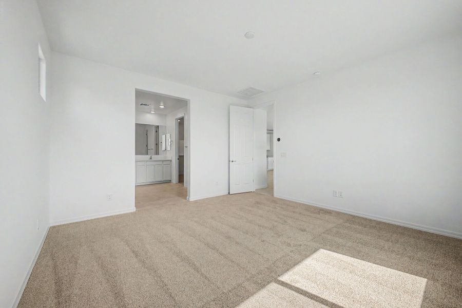 Spacious, unfurnished interior of a new home in Empire Pointe, Queen Creek (Image 12). Spacious, unfurnished interior of a new home in Empire Pointe, Queen Creek (Image 12).