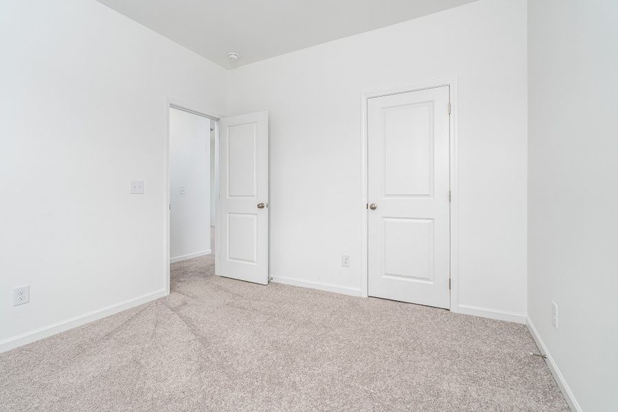 Spacious, unfurnished interior of a new home in Ridgewood, Shelbyville (Image 37).