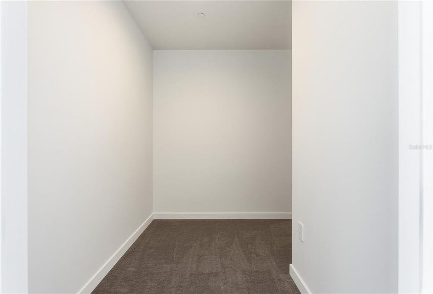 Spacious, unfurnished interior of a new home in , St. Petersburg (Image 24).