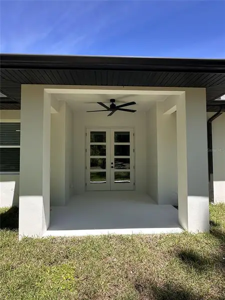 Exterior details and patio area of a home in , Groveland (Image 19).