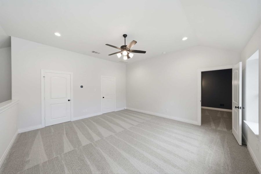 Spacious, unfurnished interior of a new home in The Woodlands Hills 65′, Willis (Image 36). Spacious, unfurnished interior of a new home in The Woodlands Hills 65′, Willis (Image 36).